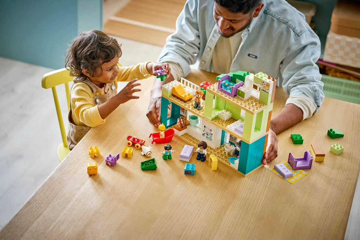 Lego Duplo Modern Family House With Figuure 3-in-1