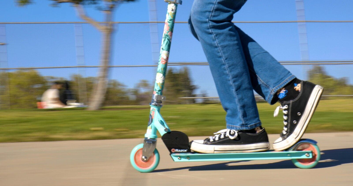 Razor Scooter Paradise Teal Ride-On