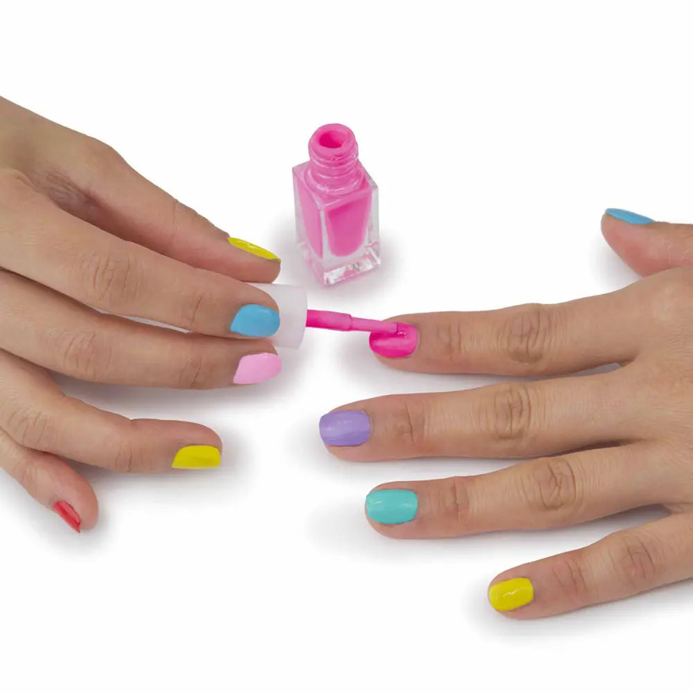Unique Boutique 8 Nail Polish & Sticker