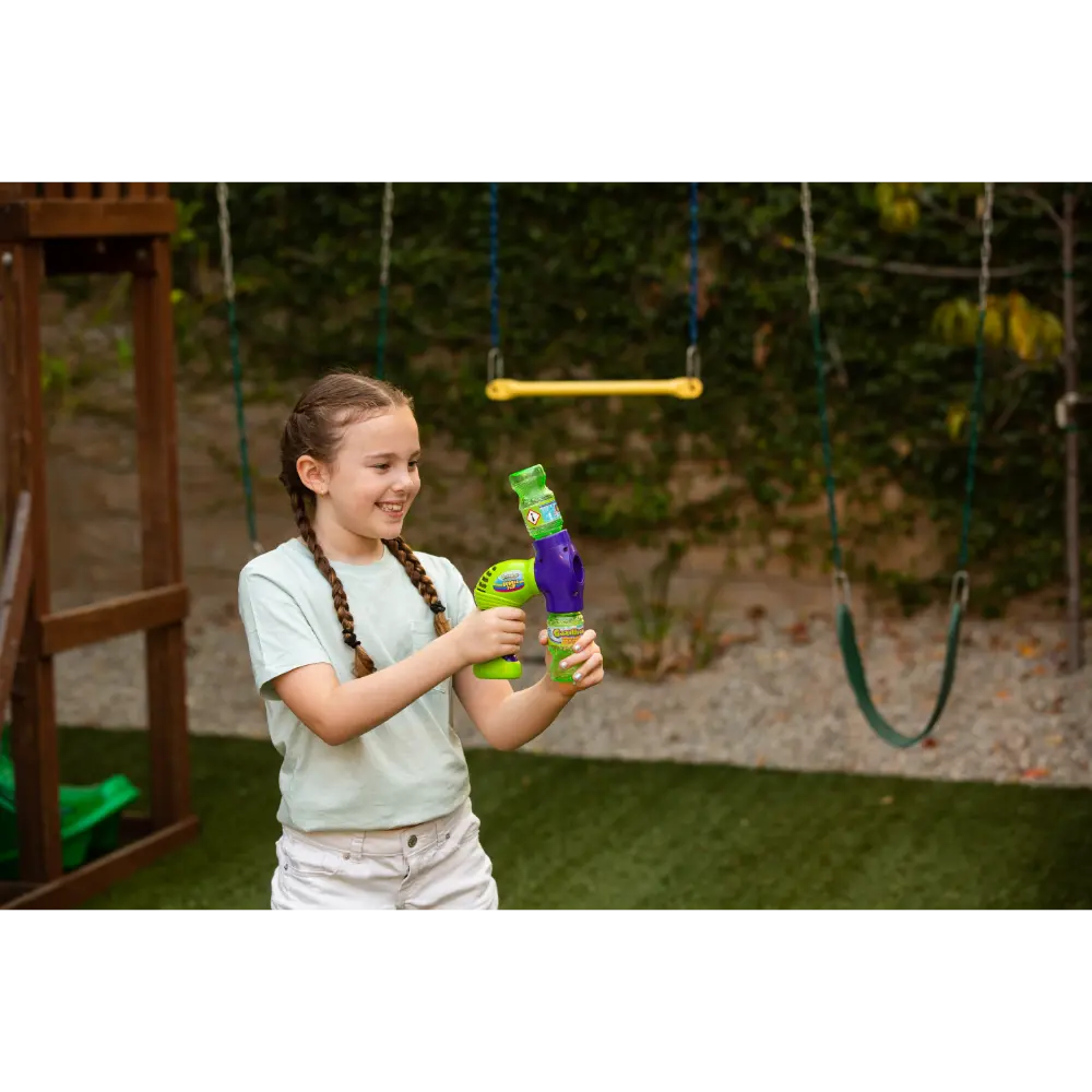 Gazillion Bubbles Bubble Flip - Handheld Continuous Bubble Blaster with 4oz Solution