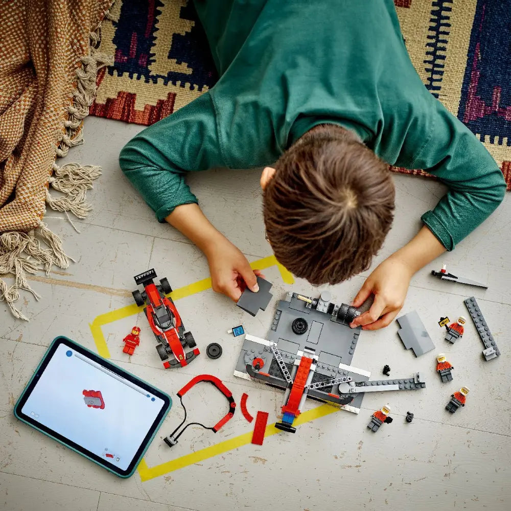 Lego F1 Pit Stop&Crew with Ferrari