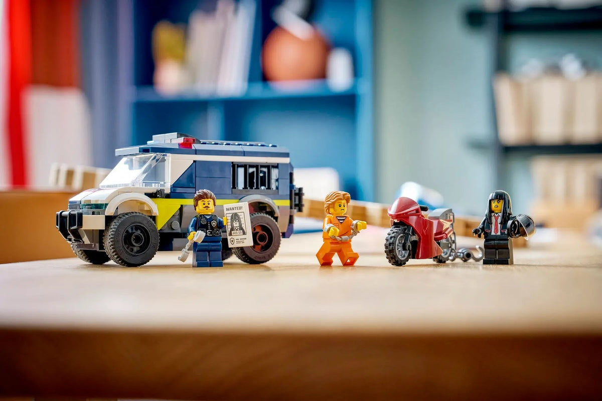 Lego City Police Prisoner Transport Van Building Kit with Motorcycle