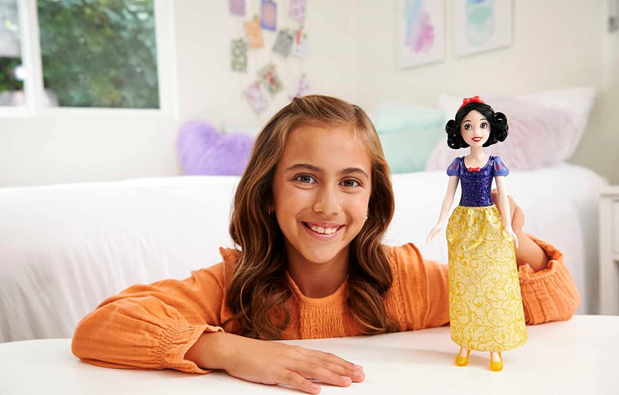 Disney Princess Snow White Fashion Doll with Signature Dress