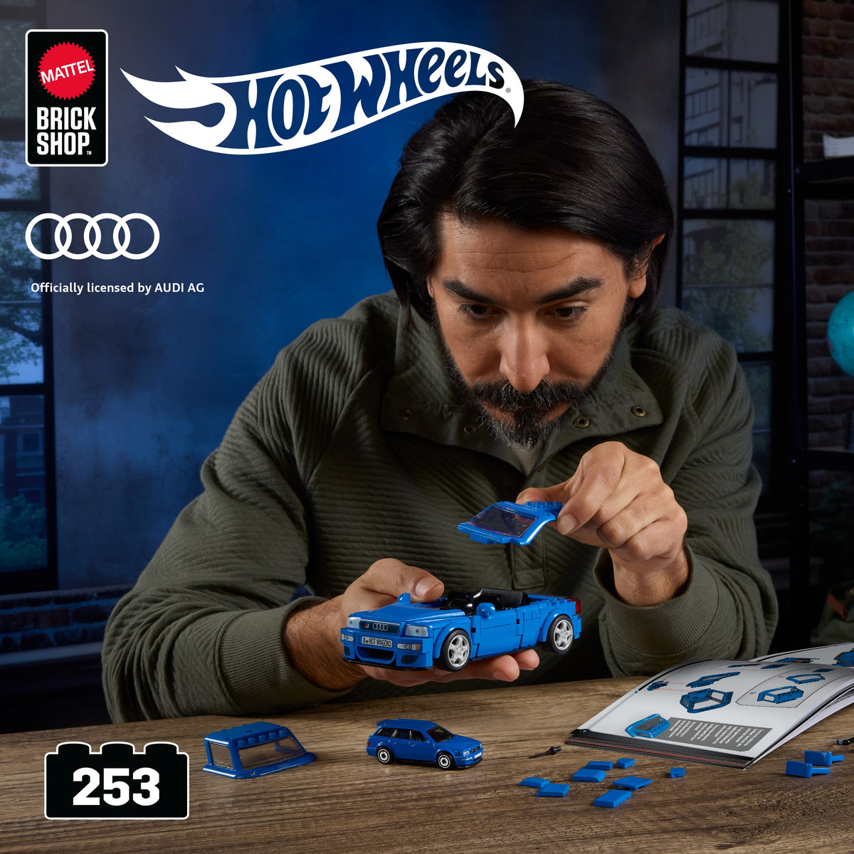 Hot Wheels Brick Shop '94 Audi Avant RS2 1:32 Scale Model Building Kit