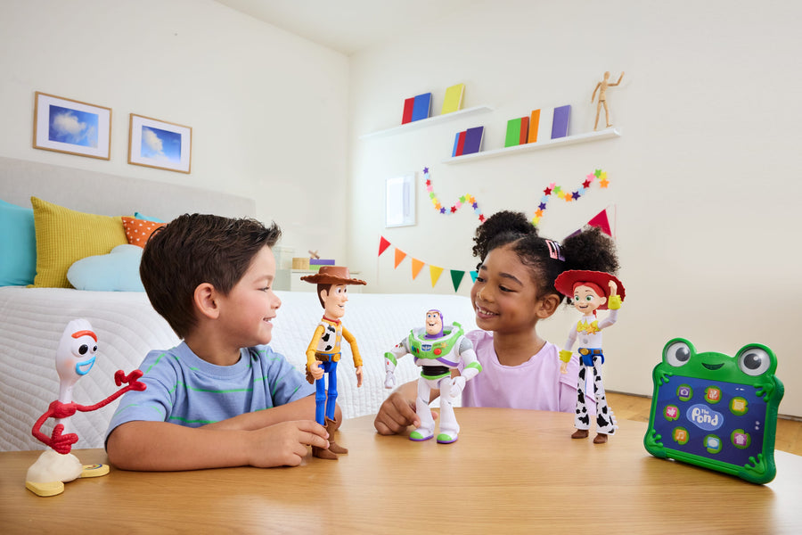 Disney Pixar Toy Story 5 Interactables Buzz Lightyear 7 Inch Battery-Operated Talking Figure
