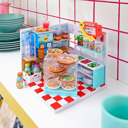 Miniverse Make It Mini Spaces Starter Pack Red Miniature Display and Customization Set
