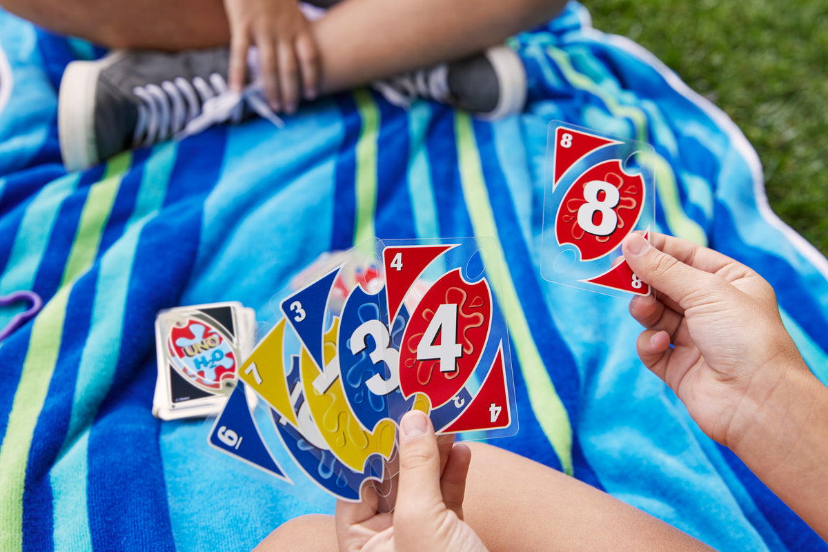 Mattel UNO H2O To Go Water-Resistant Card Game